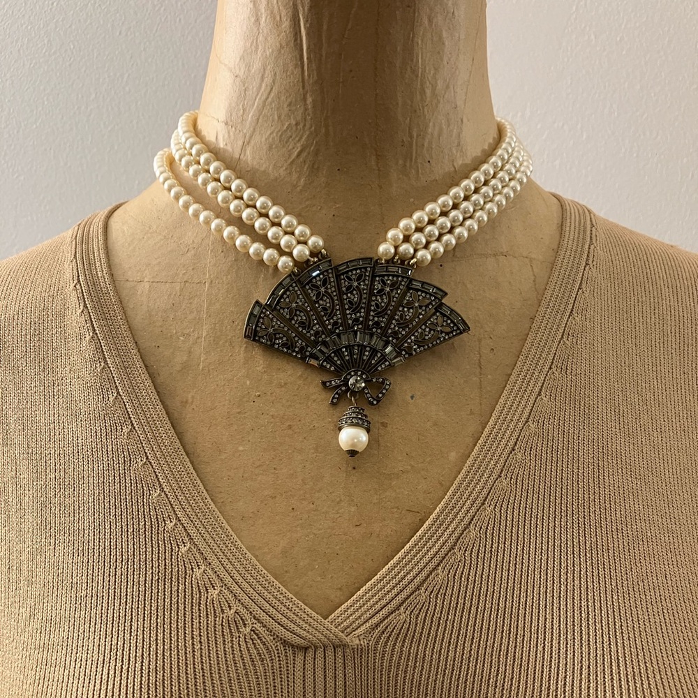 Heidi Daus Swarovski Black Diamond Crystals Fan Center Cream Pearl Necklace